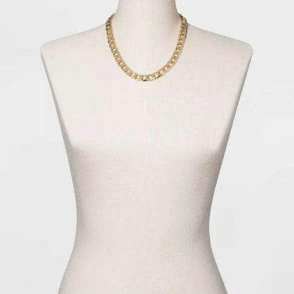 Gold Chunky Chain Link Statment Necklace - Picture 6 of 8